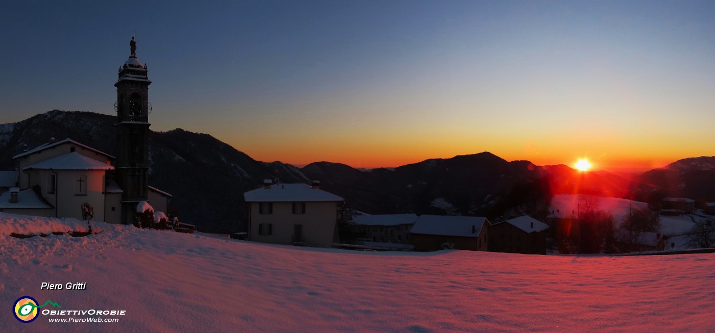 54 Il sole tramonta tra Canto Alto e Linzone.jpg